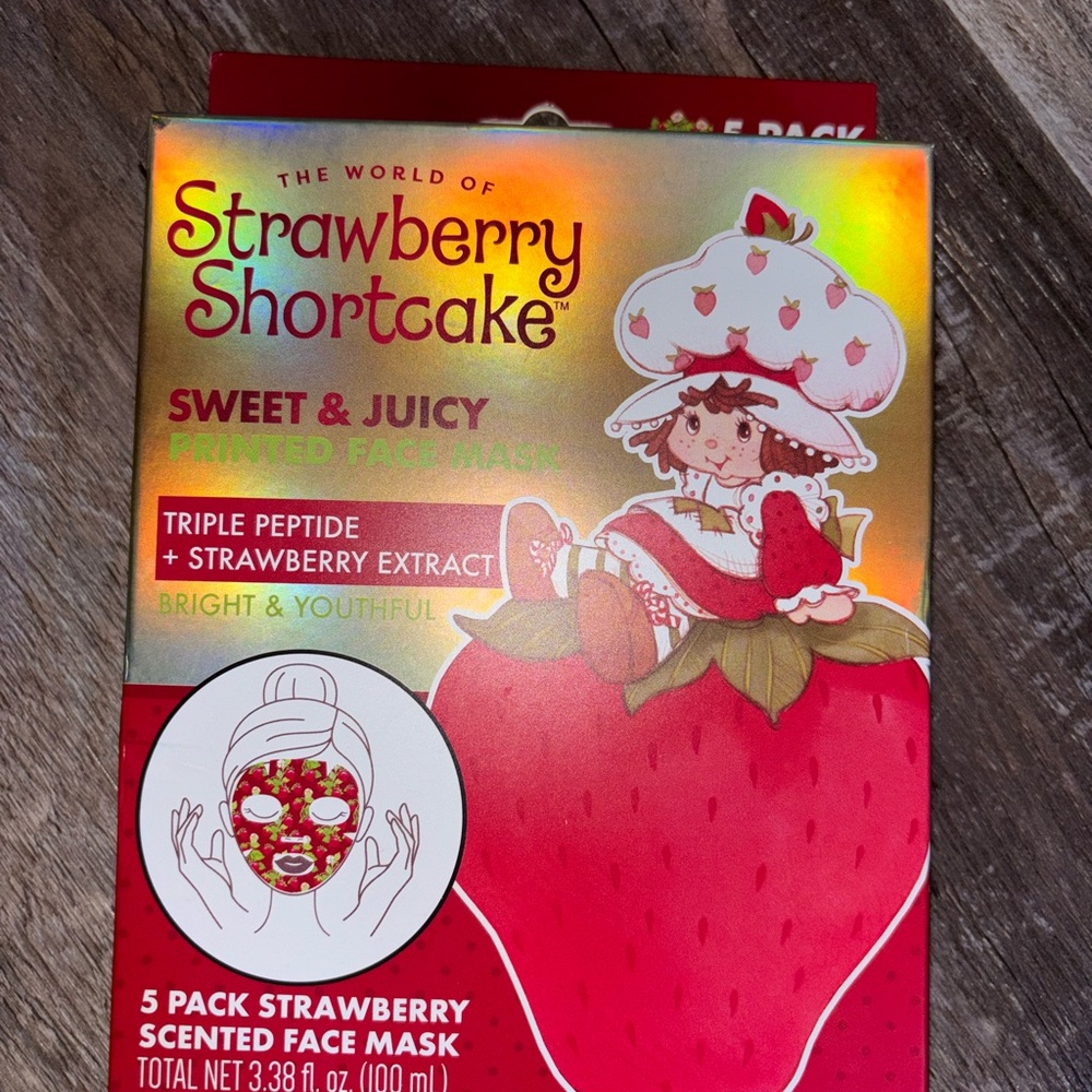 5 Pack Strawberry scented Face Mask